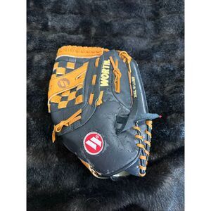 Worth W135BF Slowpitch Softball Glove 13.5" RHT Black Leather - Heavy Wear